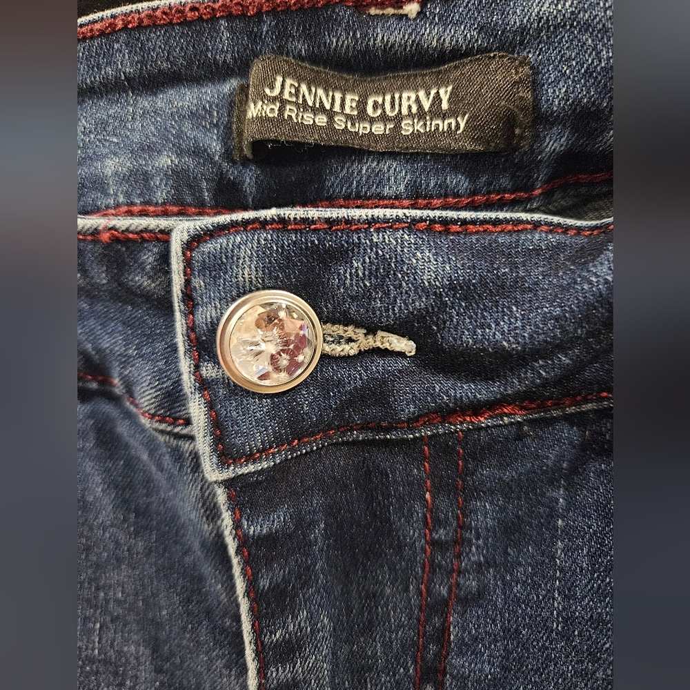 True Religion Jennie Curvy With Embellished Button
